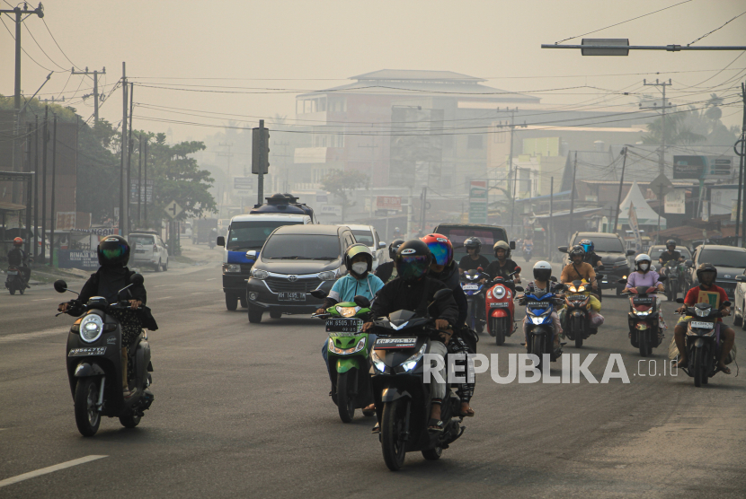 Kualitas udara di Kota Palangka Raya masuk dalam kategori berbahaya sehingga warga diimbau menggunakan masker.