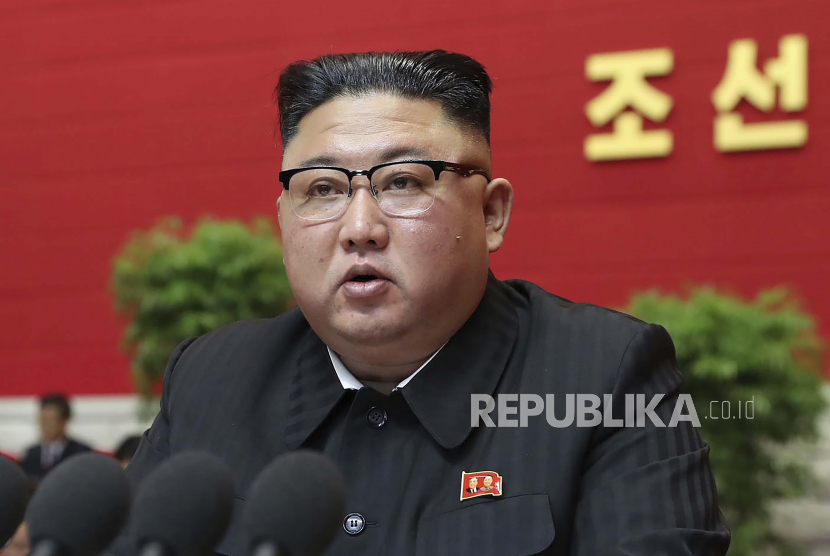Pemimpin Korea Utara Kim Jong Un terkenal dengan potongan rambut khasnya.