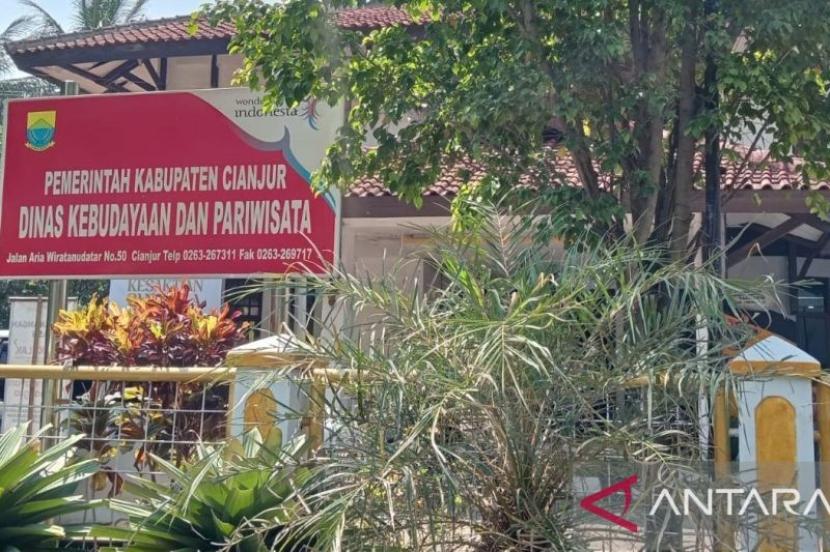 Disbudpar Cianjur catat angka sekitar 1,1 juta kunjungan wisatawan.