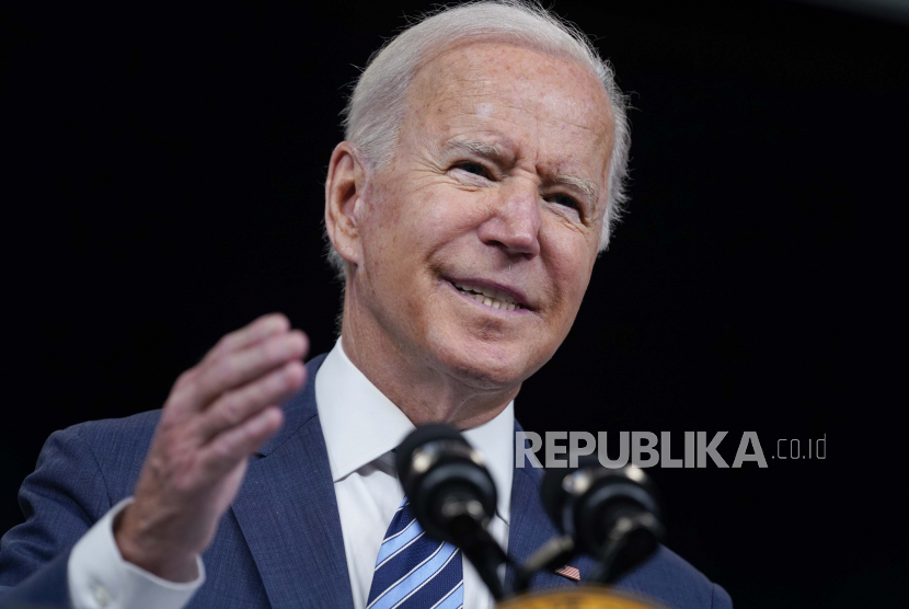 Presiden Joe Biden berbicara tentang tanggapan terhadap Badai Ida dalam sebuah acara di Auditorium Pengadilan Selatan di kampus Gedung Putih, Kamis, 2 September 2021, di Washington.