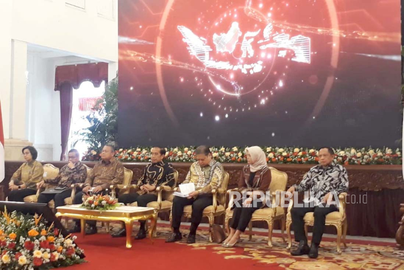 Presiden Jokowi saat membuka rapat koordinasi nasional pengendalian inflasi 2023 di Istana Negara, Jakarta, Kamis (31/8/2023).
