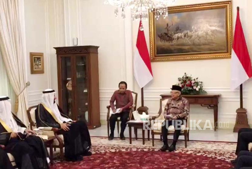 Wapres RI KH Maruf Amin menerima kedatangan Menteri Haji dan Umrah Arab Saudi Tawfiq bin Fawzan Al-Rabiah, di Istana Wakil Presiden di Jakarta, Selasa (30/4/2024).