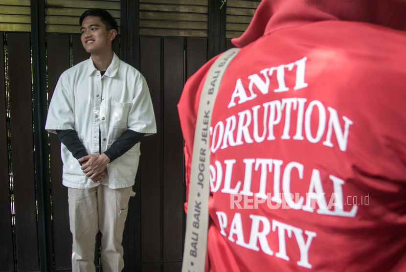 Putra bungsu Presiden Joko Widodo, Kaesang Pangarep. Politikus PDIP sebut Kaesang telah independen, mau masuk PSI atau PSSI, hak Kaesang.