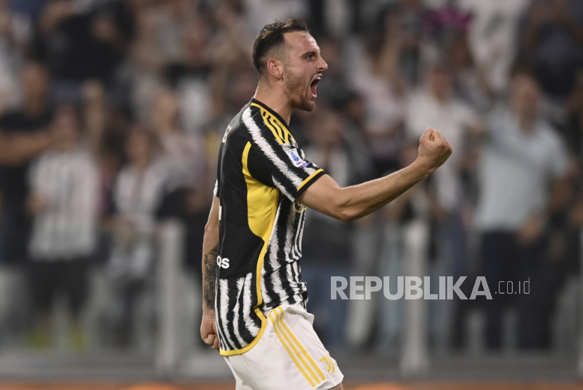 Pemain Juventus Federico Gatti mencetak skor dalam laga yang dimenangkan Juventus 2-1 atas Monza di Stadion Brianteo, Sabtu (2/12/2023) dini hari WIB.