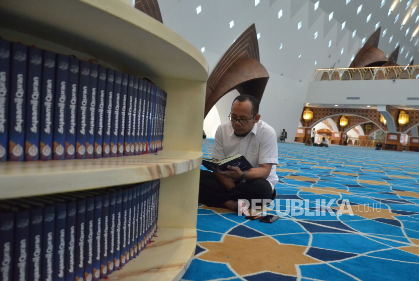 Kita Suci Alquran milik Masjid Al Jabbar, Kota Bandung diketahui banyak yang hilang.