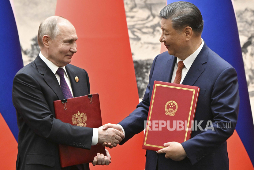 Presiden China Xi Jinping dan Presiden Rusia Vladimir Putin mencapai lima kesepakatan terkait hubungan bilateral kedua negara. 
