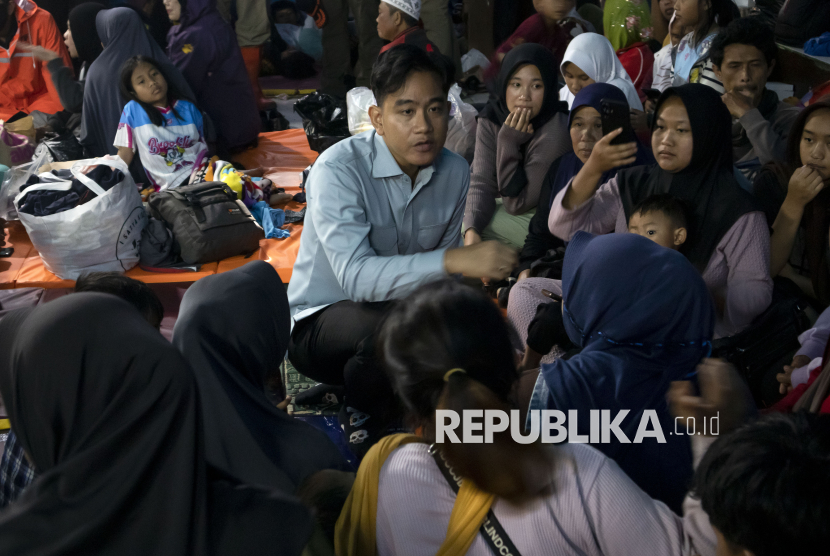 Wapres Gibran Temui Warga Korban Bencana Longsor Cisarua