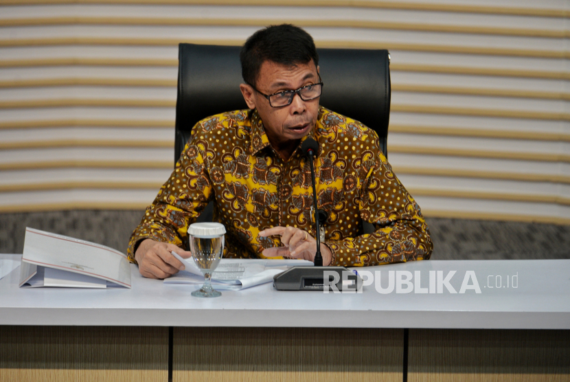 Ketua KPK Nawawi Pomolango menyampaikan konferensi pers terkait kinerja dan capaian KPK tahun 2023 di Gedung Merah Putih KPK, Jakarta, Selasa (16/1/2024).