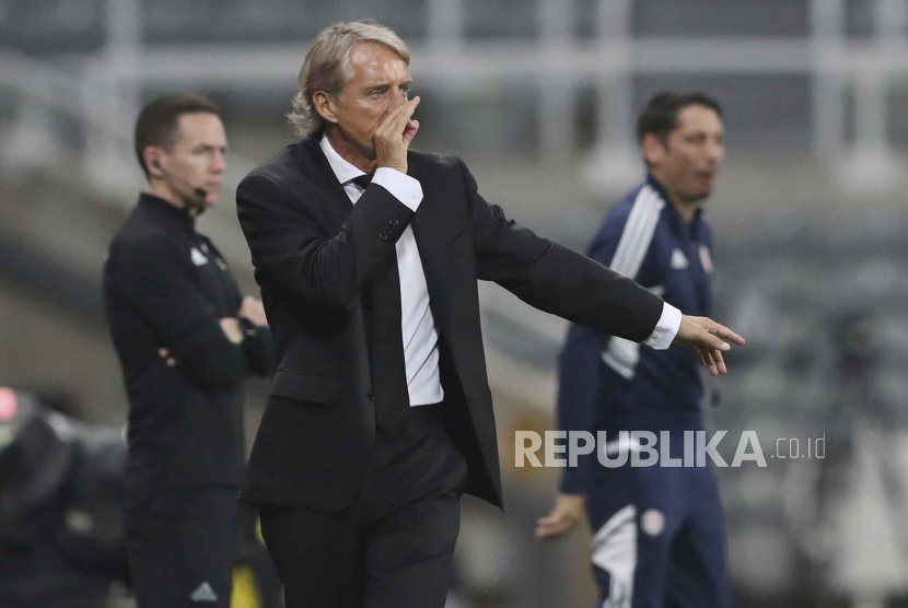 Pelatih Arab Saudi Roberto Mancini 