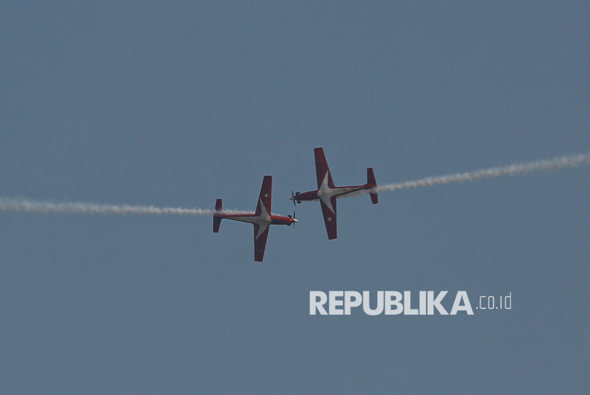 Atraksi Pesawat hingga Defile Alutsista Meriahkan HUT TNI di Monas