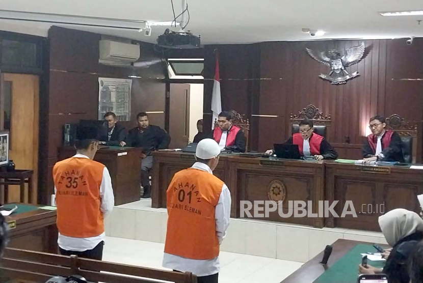 Dua terdakwa kasus mutilasi mahasiswa Universitas Muhammadiyah Yogyakarta (UMY), Waliyin dan Ridduan, dijatuhi hukuman mati dalam persidangan di Pengadilan Negeri Sleman, Kamis (29/2/2024). 