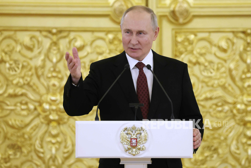 Presiden Rusia, Vladimir Putin menekankan pentingnya memerangi ancaman teroris tanpa menimbulkan kerugian bagi warga sipil.