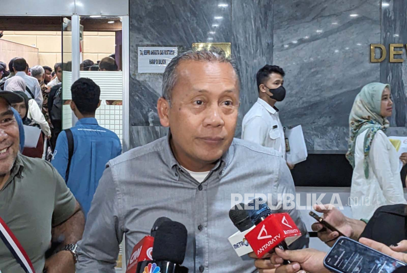 Sekretaris Fraksi Partai Nasdem DPR Saan Mustopa menyebut adanya peluang Ganjar Pranowo dan Anies Rasyid Baswedan untuk bergabung menjadi satu kekuatan, di Gedung Nusantara, Kompleks Parlemen, Jakarta, Senin (21/8/2023).