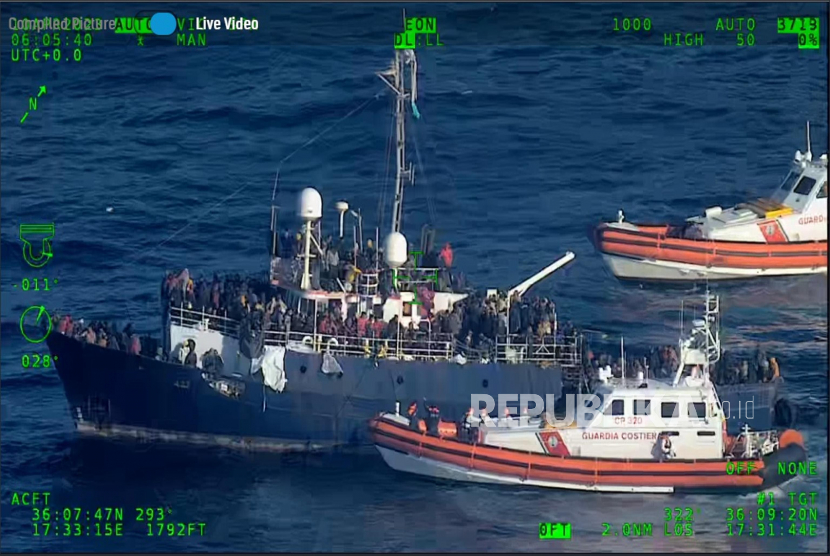 Kapal imigran terbalik dan tenggelam pada dini hari 14 Juni yang menjadi salah satu bangkai kapal migran paling mematikan di Mediterania.