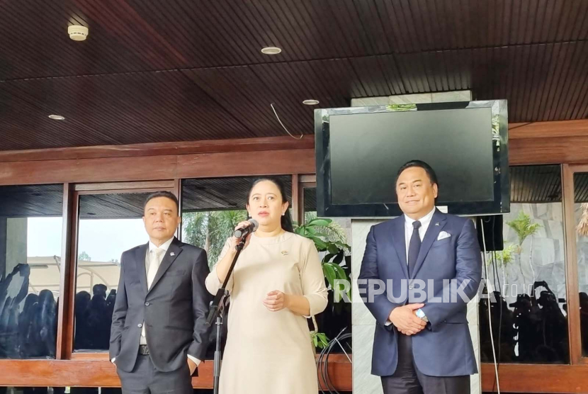 Ketua DPP Partai Demokrasi Indonesia Perjuangan (PDIP) yang juga Ketua DPR Puan Maharani usai rapat paripurna ke-9 Masa Persidangan II Tahun Sidang 2023-2024, di Gedung Nusantara II, Kompleks Parlemen, Jakarta, Selasa (21/11/2023). 
