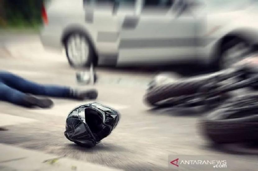 Anggota geng motor di Makassar tewas setelah tabrak mobil.