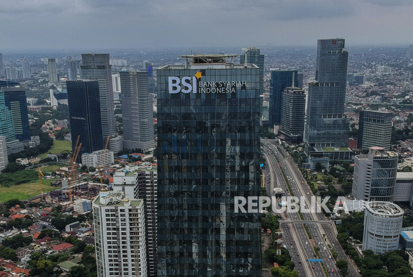 Suasana gedung Bank Syariah Indonesia di Jakarta.