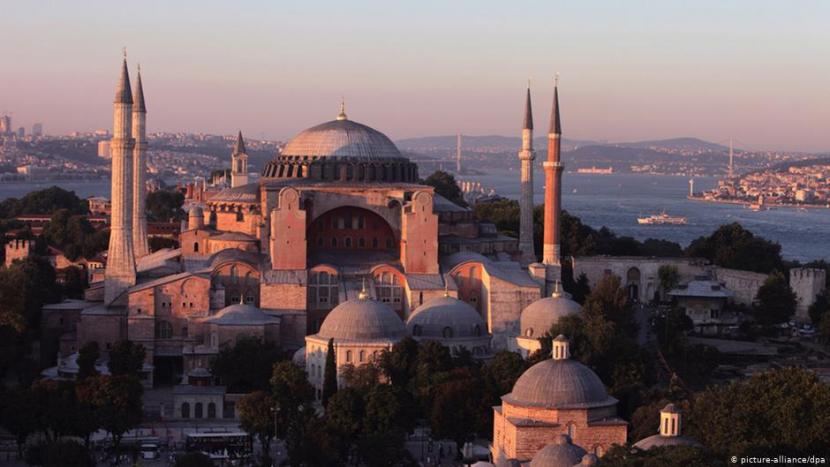 Hagia Sophia: Pengadilan Turki Mulai Bahas Desakan Hagia Sophia Jadi Masjid