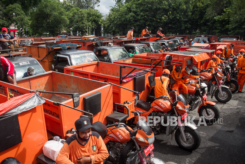 Walkot Semarang & Petugas Kebersihan Peringati Hari Pahlawan (ilustrasi).