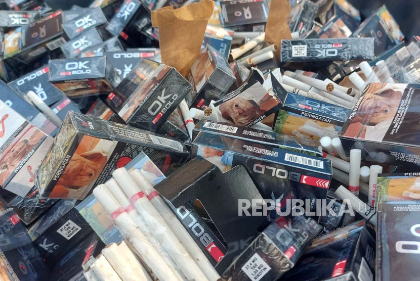  Bea Cukai Tipe Madya Cukai Malang menggagalkan pengiriman ratusan ribu batang rokok ilegal, (ilustrasi).