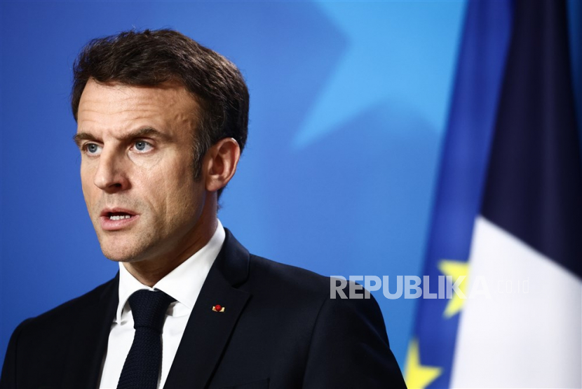  Presiden Prancis Emmanuel Macron mengatakan Eropa tidak tertarik mengakselerasi krisis Taiwan dan harus mengejar strateginya sendiri secara independen dari Washington dan Beijing. Hal ini ia sampaikan dalam sebuah pernyataan yang dirilis Ahad (9/4/2023).