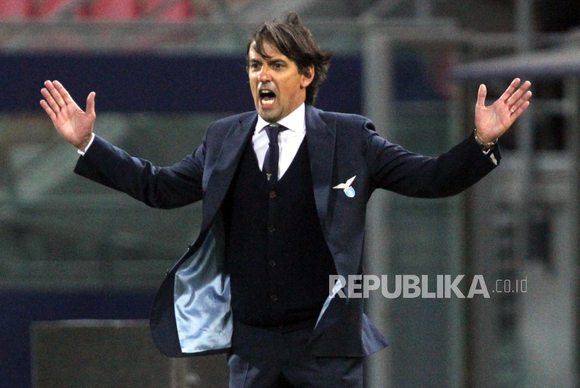  Pelatih kepala Lazio Simone Inzaghi bereaksi selama pertandingan sepak bola Serie A Italia Bologna Fc vs S.S. Lazio di stadion Renato DallAra di Bologna, Italia, 27 Februari 2021.