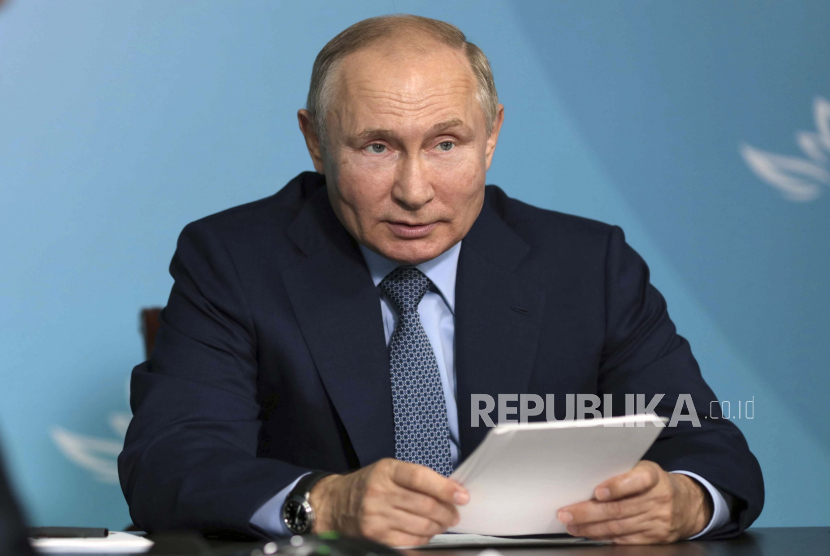 Presiden Rusia Vladimir Putin mengatakan kelompok militan di Irak dan Suriah secara aktif memasuki Afghanistan. Ilustrasi.