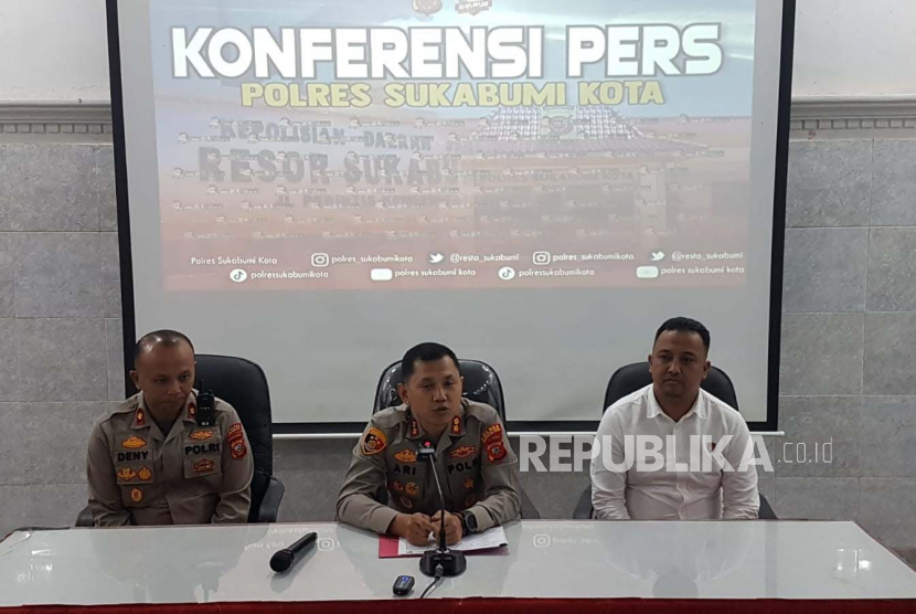  Kepala Polres (Kapolres) Sukabumi Kota AKBP Ari Setyawan Wibowo (tengah).
