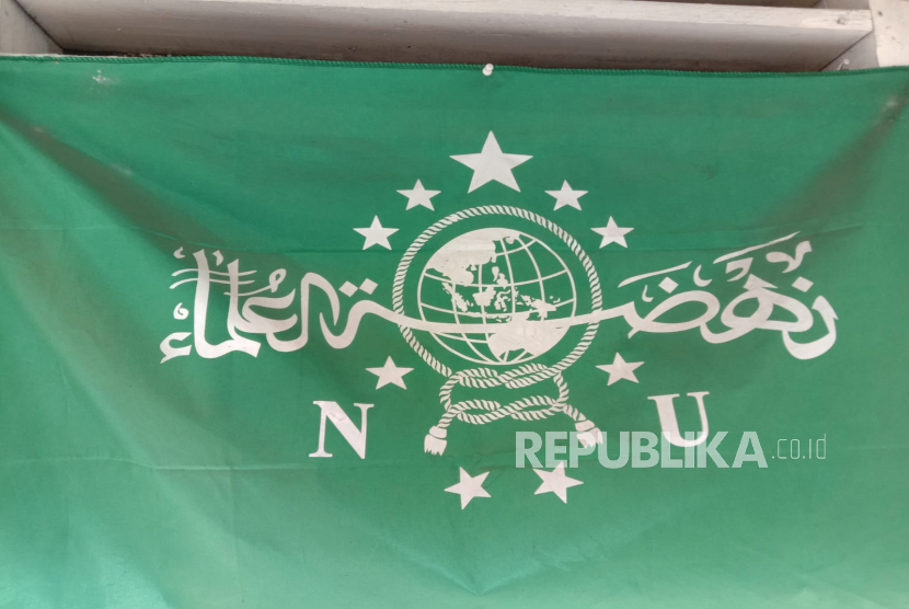 Bendera Nahdlatul Ulama. Ketua PBNU Luncurkan Dompet Digital Santri