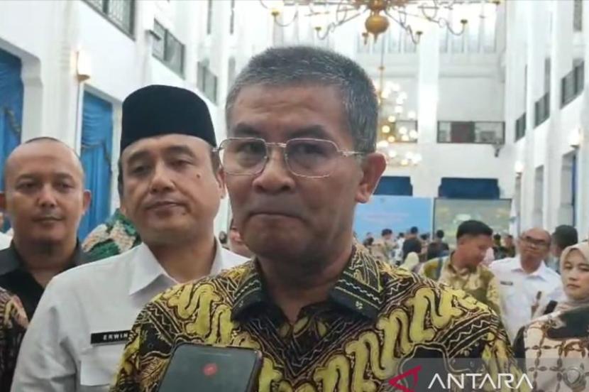 Wagub Jabar ingin lihat kajian Bobibos untuk pastikan ramah lingkungan.