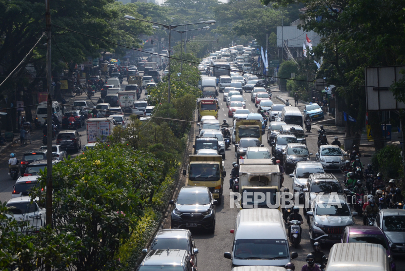 Suasana macet  di Jalan Djunjunan, Kota Bandung. (Ilustrasi)