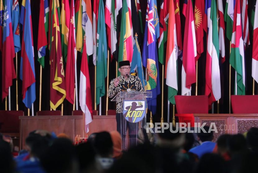 Gubernur Jawa Barat Ridwan Kamil saat menghadiri Rapat Kerja Nasional (Rakernas) Komite Nasional Pemuda Indonesia (KNPI) dan Musyawarah Agung Raja dan Sultan di Gedung Merdeka, Kota Bandung, Jumat (3/2/2023). 