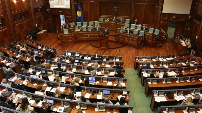 Parlemen Kosovo pada Rabu (7/7) mengadopsi resolusi yang mengutuk peristiwa genosida pada 1995 dan pelanggaran hak asasi manusia lainnya di Srebrenica.