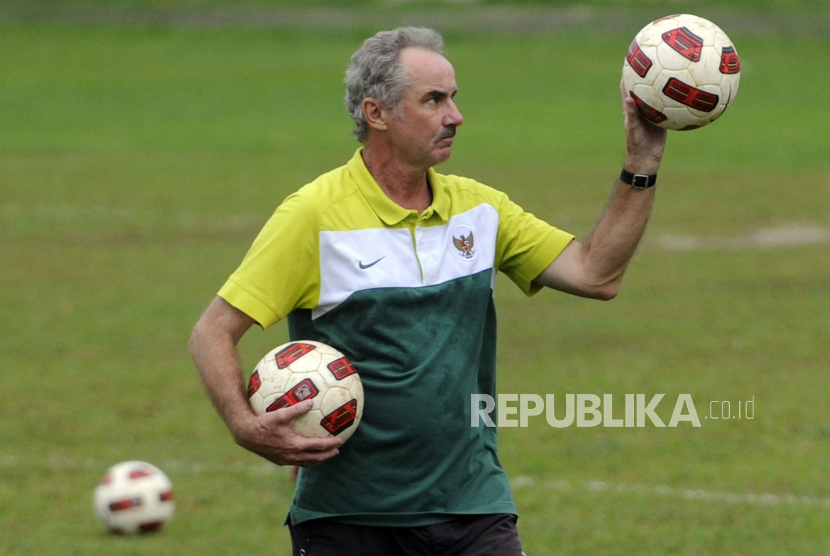 Mantan pelatih timnas Indonesia Alfred Riedl. 