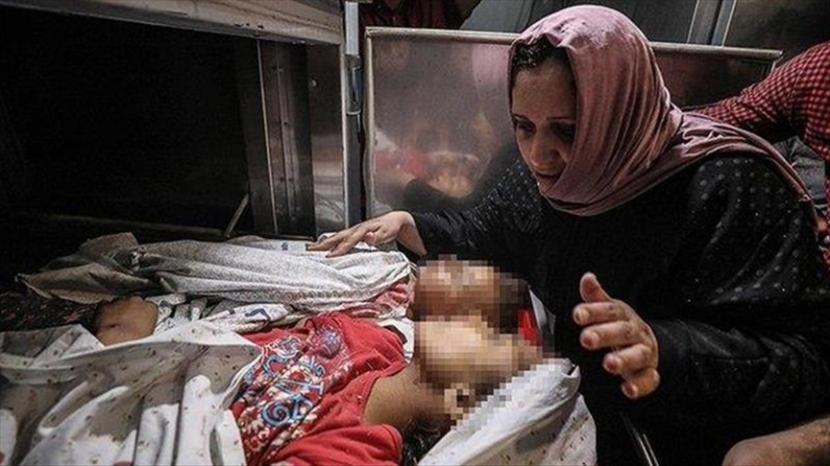 Setidaknya 20 warga Palestina, termasuk sembilan anak, meninggal akibat serangan udara Israel di Jalur Gaza pada Senin (10/5). 