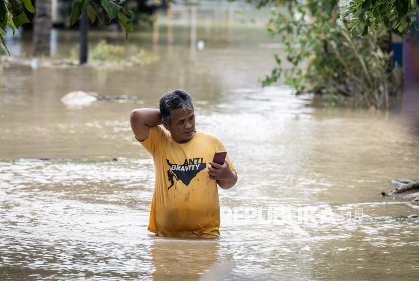 Banjir di Telukjambe Karawang Belum Surut, Ketinggian Air Capai 150 Centimeter