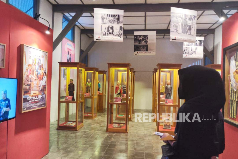 Suasana di ruang pameran Wayang Golek Srimulat Abadi di kompleks museum Keris, Rabu (9/8/2023). 