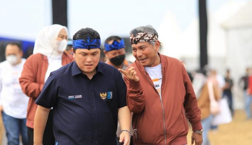 Menteri BUMN RI Erick Thohir, Direktur Utama BRI Sunarso, kala menghadiri ajang Pesta Rakyat Simpedes (PRS) di Lapangan Galuh Mas, Karawang, Jawa Barat, pada 5-7 Agustus 2022. (Ist)