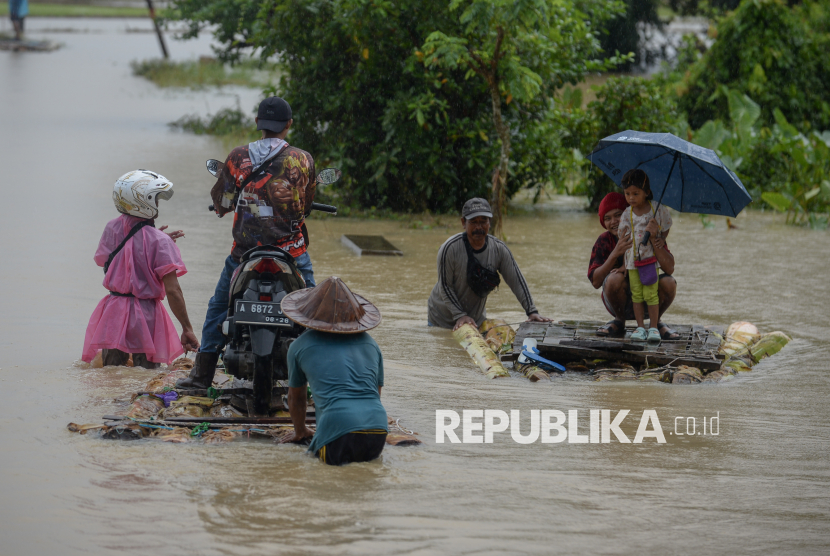 Enam Hari Berlalu, Banjir di Pandeglang Tak Kunjung Surut