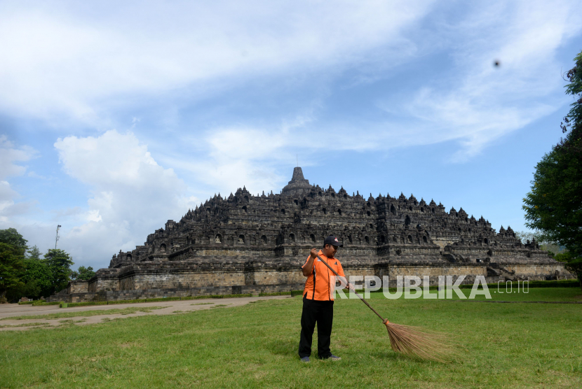 Candi Borobudur ditutup. PT Taman Wisata Candi Borobudur, Prambanan & Ratu Boko (Persero) akan membuka kembali operasional dan fasilitasnya pada Juni 2020 setelah ditutup kurang lebih selama tiga bulan.