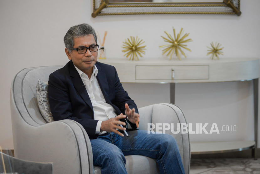 Direktur Umum PT Bank Rakyat Indonesia (Persero) Tbk Sunarso saat diwawancarai Republika. Sunarso mengatakan,dengan target pertumbuhan kredit di atas rata-rata industri, BRI tetap fokus menyasar segmen UMKM dan sektor pertanian.