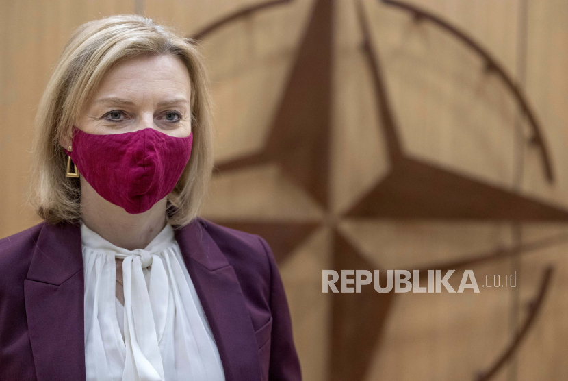 Menteri Luar Negeri Inggris Liz Truss ke Rusia bertujuan mendesak Rusia mengupayakan solusi diplomatik untuk menangani krisis di perbatasan Ukraina.