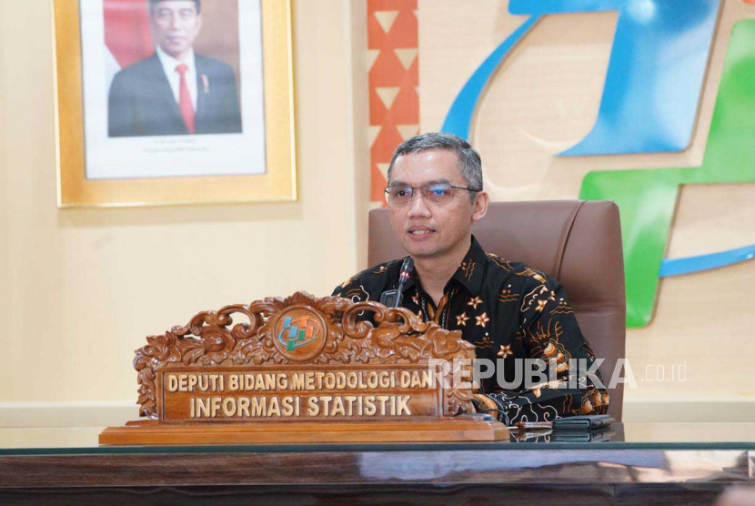 Deputi Bidang Metodologi dan Informasi Statistik BPS, Imam Machdi menjelaskan mengenai perkembangan ekspor dan impor Indonesia pada Maret 2023, Senin (17/4/2023).