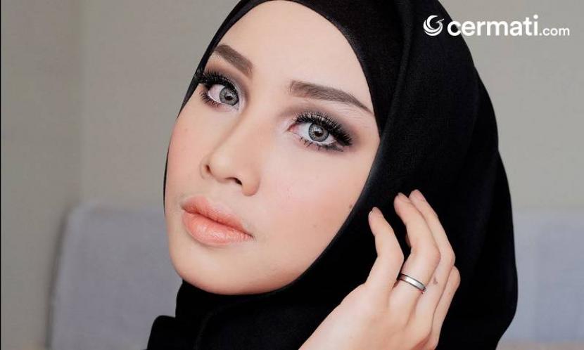 Yuk, Kenalan dengan 10 Vlogger Hijab Cantik yang Populer di Indonesia