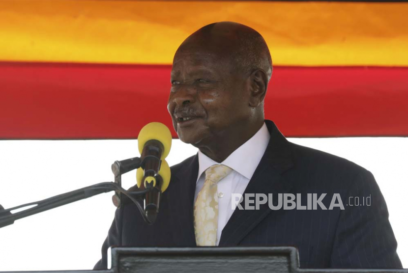 Presiden Uganda Yoweri Museveni berbicara pada Perayaan HUT Kemerdekaan ke-60, di Kampala, Uganda pada 9 Oktober 2022. 
