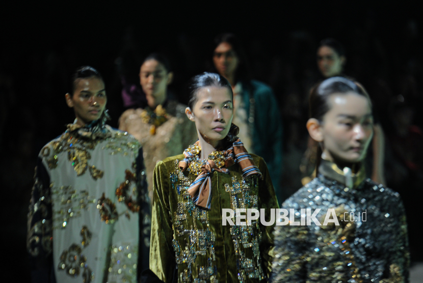 Biyan Hadirkan A Chromatic Reverie, Padukan Warisan Nusantara dan Romantisisme Modern