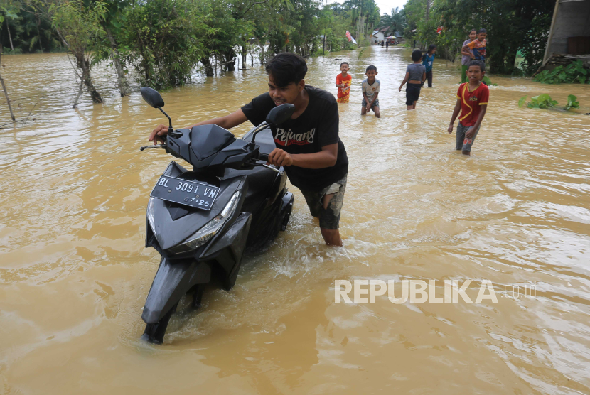 Ilustrasi banjir. BMKG memperingatkan potensi banjir karena hujan lebat di Sumatra Utara.