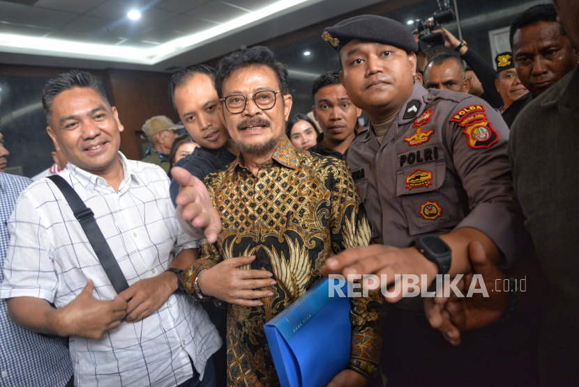 Mantan Menteri Pertanian (Mentan) Syahrul Yasin Limpo (SYL). Penyidik KPK memeriksa penyanyi Nayunda Nabila dalam kasus Syahrul Yasin Limpo.