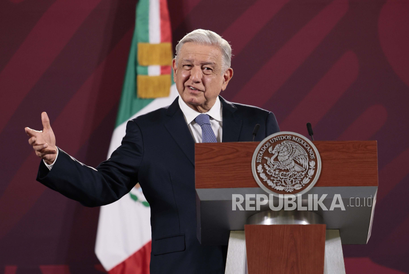 Presiden Meksiko Andres Lopez Obrador membantah kabar yang menyebut negaranya akan bergabung dalam koalisi BRICS.