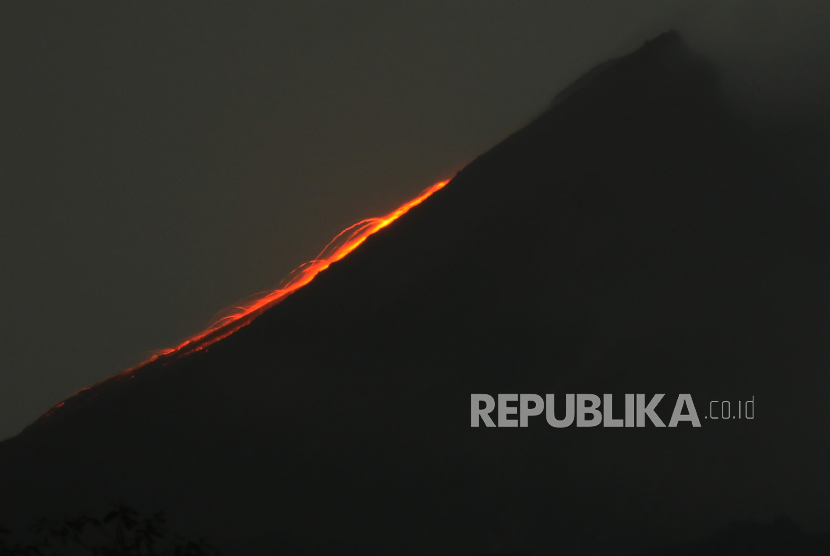 Gunung Merapi Tujuh Kali Meluncurkan Guguran Lava (ilustrasi).